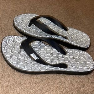 Women’s nike flip flops
